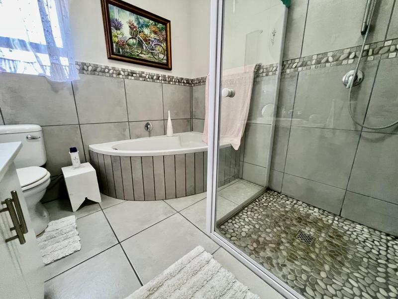 3 Bedroom Property for Sale in Stilbaai Wes Western Cape